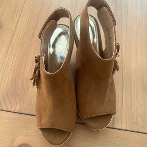 Report brand, camel color suede wedge heels
